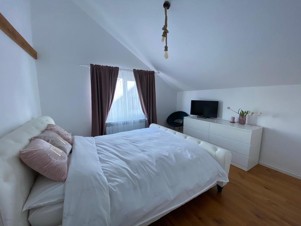 Attic 33 Apartment Campulung Moldovenesc Luaran gambar